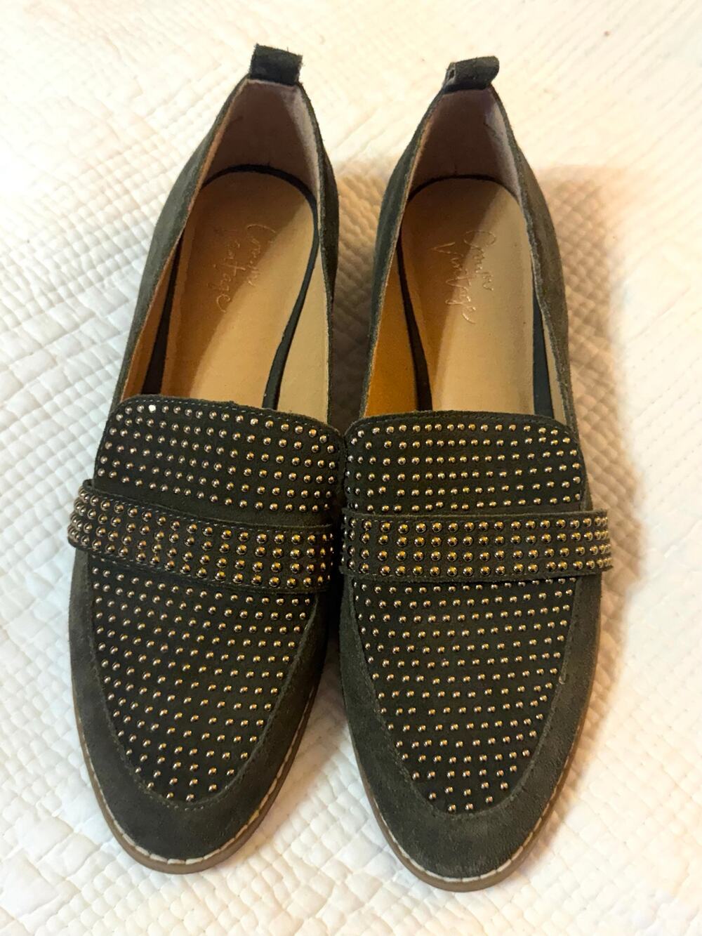 Like New Crown Vintage Lorina Studded Suede Loafers Flat Women’s 8M
